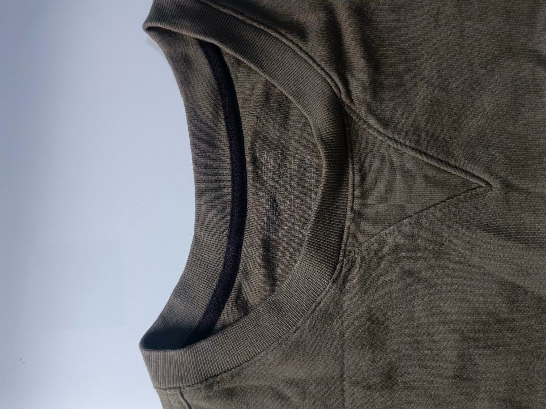 Patagonia Daily Crew Neck (Category: Activewear) located in Tacloban City. Submitted by agnescthrifted98 (Listing ID 1459988868, Image 3). Description: Patagonia Daily Crew neck sweatshirt Excellent Condition Color rate 9-9.5/10 No issue Size: Medium 22.5x26.5 inches 900+sf Loc. Tacloban City.