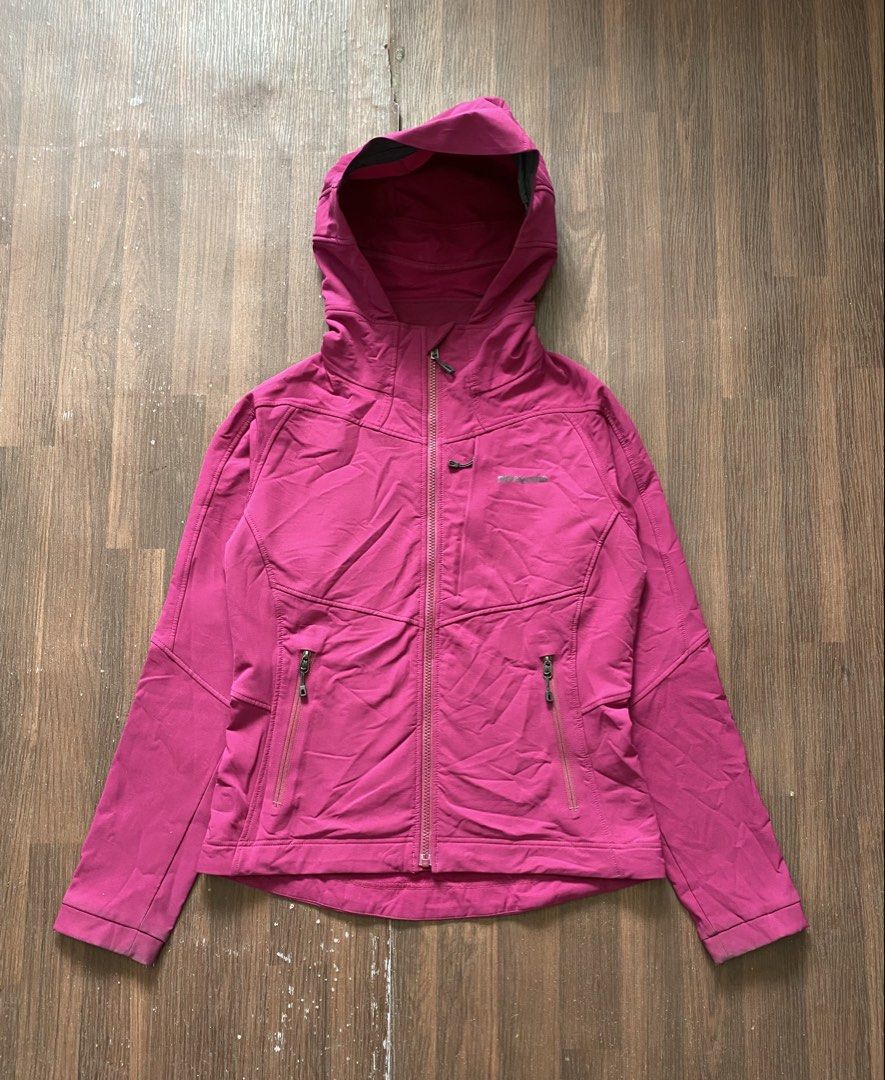 Patagonia Women's Softshell Jacket (Category: Coats, Jackets and Outerwear) located in Cebu City. Submitted by 0pong (Listing ID 1459910222, Image 1). Description: - As new - No issue - Size: Small(19x front:23-back24.5) - Color: Purple - Full zip closure - Multiple zippered front pockets - Fleece-lined interior for extra warmth 📍Cebu city +SF.