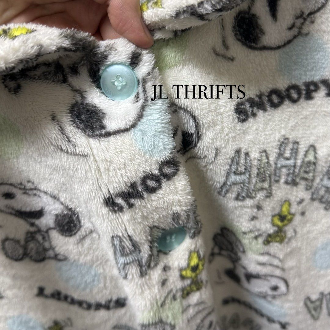 PEANUTS Fleece Sleepwear Buttondown (Category: Babies & Kids Fashion) located in Cavite. Submitted by jlthrifts_ (Listing ID 1460084583, Image 3). Description: Size: 160 on tag Can fit to Small frame adult fem..