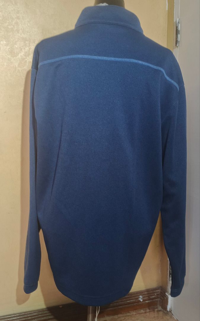 Pebble Beach Performance 1/4 Zip Pullover L Navy Blue (Category: Coats, Jackets and Outerwear) located in Paranaque City. Submitted by rociarra2019-99005 (Listing ID 1459904985, Image 2). Description: PICKUP ONLY Navy blue Pebble Beach pullover - Long sleeves with a quarter zip neckline - Ideal for golf or casual wear - Made in Jordan - Size: L shoulder to shoulder from back = 55cm length from back = 73cm.
