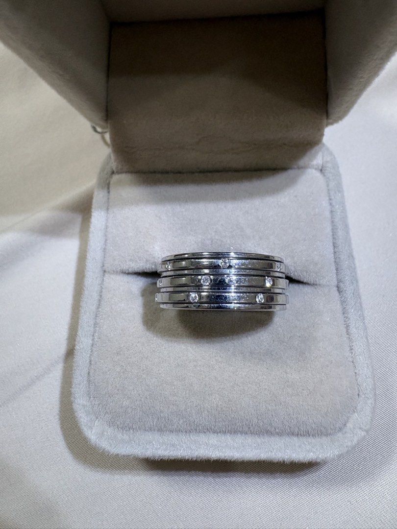 Per gram ⭐️ Piaget WG Spinning Ring (Category: Rings) located in Quezon City. Submitted by viee04 (Listing ID 1460052392, Image 3). Description: 9500/gram ONLY ❌ Collectors item (PIAGET) Size 5 11.6g 18K White gold Complete Markings And Serial Number Piaget Possession 18K Spinning Ring 3 Rows Diamonds in VS Clarity F Color All 3 rows diamonds spin in both directions. Can be authenticate via PIAGET email customer service. Check ebay how much is th