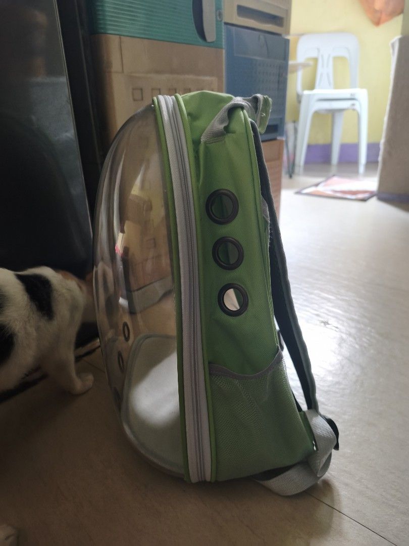 Pet Carrier (Category: Homes & Other Pet Accessories) located in Makati City. Submitted by leondalesummer04 (Listing ID 1459925767, Image 3). Description: .