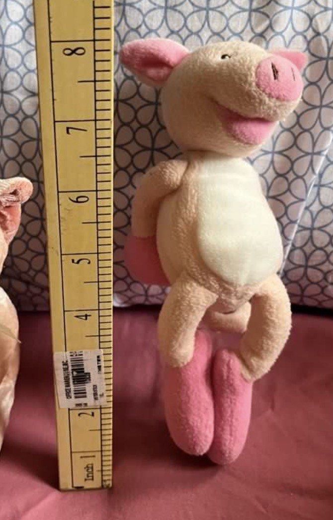 Pig plush #10 (Category: Plushies & Soft Toys) located in Paranaque City. Submitted by bonsaiart (Listing ID 1460082659, Image 3). Description: Pre owned Good Condition 100(fixed) +sf Payment via GCASH or paymaya No to meetup No to cop / cod Shipping via j&t only No breaking of set or bundle.