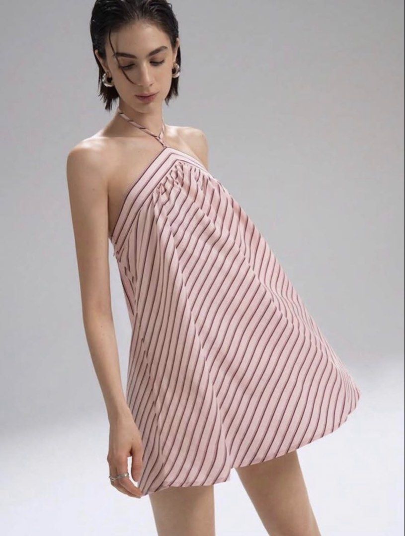 pink halter dress (Category: Dresses) located in Las Pinas. Submitted by nylth (Listing ID 1459936662, Image 1). Description: brand new, never used.