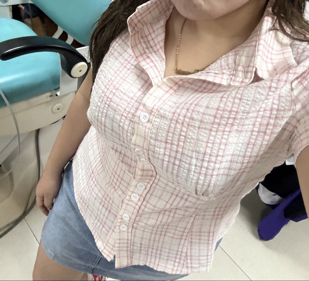 Pink Polo (Category: Blouses) located in Manila. Submitted by hygeia555 (Listing ID 1459974854, Image 2). Description: - medium size .