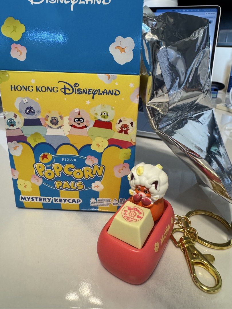 Pixar 爆谷keycap盲盒 美美Meilin （分類：動漫角色周邊）位於 Hong Kong。 由 starbluesky 提交（商品編號 1459983796，圖片 1）。簡介： 只開盒確認款 Turning red - Meilin美美。