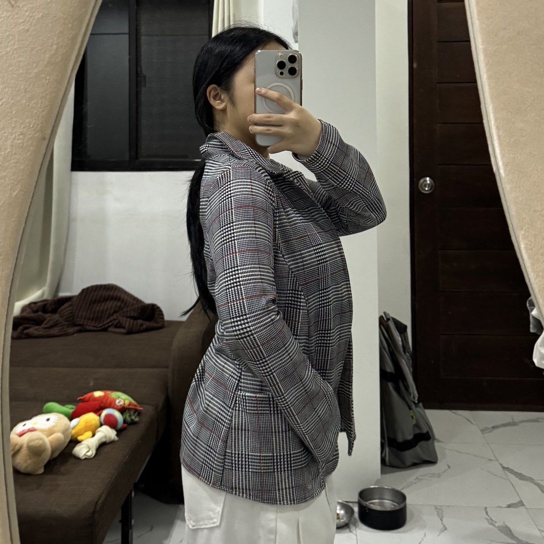 Plaid Blazer (Category: Coats, Jackets and Outerwear) located in Las Pinas. Submitted by mi.cha (Listing ID 1460098517, Image 2). Description: - Used a few times ‎ Size: Fits XS - M frames.