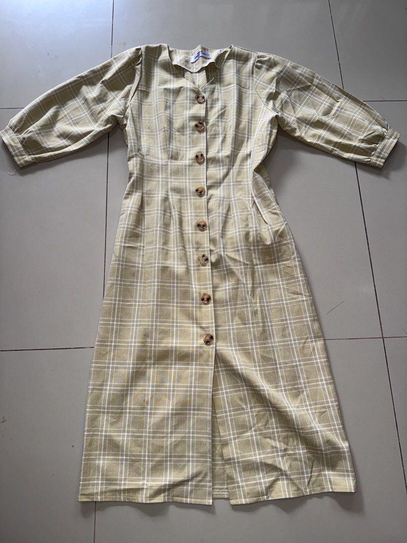PLAID LONG DRESS (Category: Dresses) located in Makati City. Submitted by sassywear.ph (Listing ID 1460036954, Image 1). Description: Small-medium.