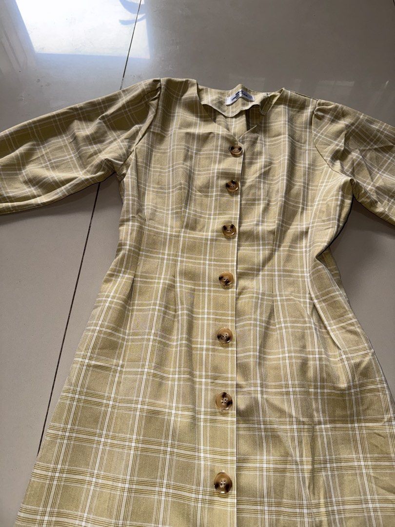 PLAID LONG DRESS (Category: Dresses) located in Makati City. Submitted by sassywear.ph (Listing ID 1460036954, Image 2). Description: Small-medium.