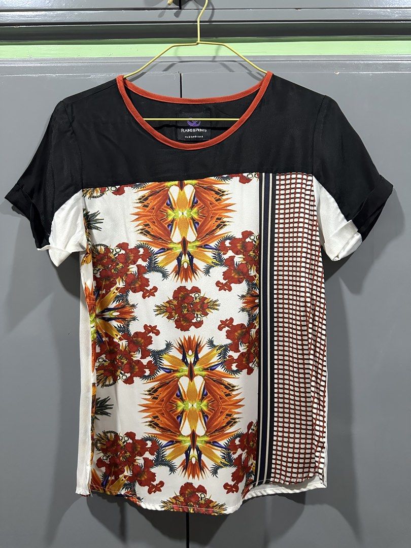 plains and prints (Category: Blouses) located in Balagtas. Submitted by momandkidstuffph (Listing ID 1460042791, Image 1). Description: .