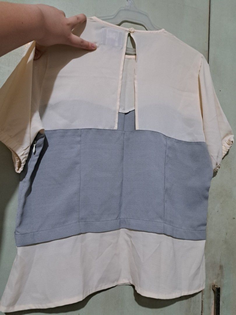 Plains and Prints Chiffon Blouse - XL (Category: Blouses) located in Quezon City. Submitted by sapphiredreams_ (Listing ID 1459913100, Image 3). Description: Plains and Prints chiffon blouse: ▫️Two toned chiffon blouse. ▫️Gartered sleeves. ▫️Side zipper and button at the back. ▫️Size: XL / EUR 14 / US 10 ▫️Great for office wear and everyday wear! ▫️Worn just a couple of times. Still looks brand new! Rfs: outgrown clothing, funds needed. =========