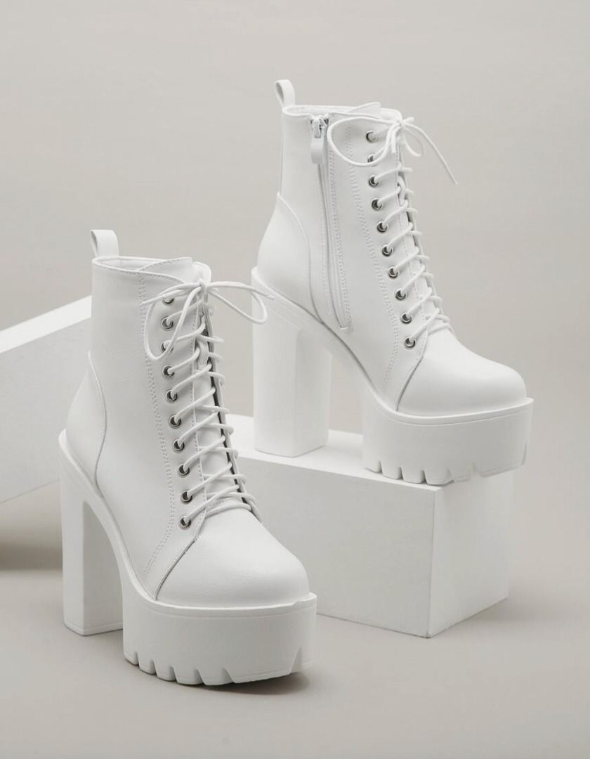 Platform Boots (Category: Boots) located in Quezon City. Submitted by mireushopper (Listing ID 1460048462, Image 1). Description: Used once for a K-pop concert last July 2026. In excellent condition! If you want to see photos of it worn, just DM me. 😊 No lowballers, please. Fixed price. EU39 Foot Length: 24.5 cmBall-of-Foot Circumference: 22.3 cmHeel Height: 13 cm Platform Height: 4.5 cm Shaft Height: 10 cm.