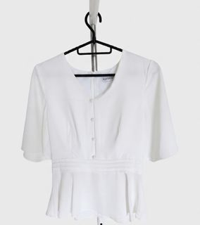 (Category: ) located in . Submitted by charwardrobe (Listing ID 1459984710, Image 1). Description: .