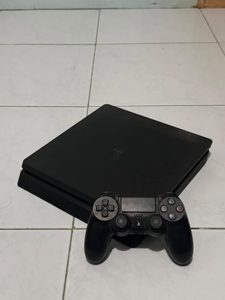 PlayStation 4 (PS4) Console with 5 Games and Controller (Category: PlayStation) located in Talisay. Submitted by noblebear.3002f6 (Listing ID 1460100516, Image 2). Description: Console Only: ₱7,000 PS4 Slim 1TB + 1 Original Controller Complete Bundle: ₱14,400 PS4 Slim 1TB + Controller + 5 Games + Game Case 🎮 Games: • My Hero Academia 2 – ₱1,350 • Naruto Storm 4: Road to Boruto – ₱1,250 • Mortal Kombat XL – ₱1,000 • Jump Force – ₱1,150 • MK11 Ult