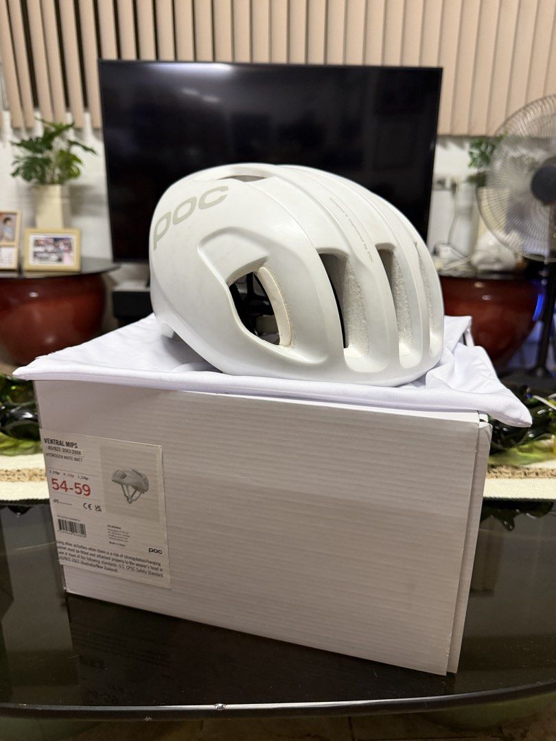 POC Ventral MIPS (Category: Bicycles) located in Las Pinas. Submitted by onetcg (Listing ID 1459904412, Image 1). Description: Poc Ventral Mips Size Medium, 54-59 No issue, No crash history Madumi lang needs wash Paranaque/Las Piñas.