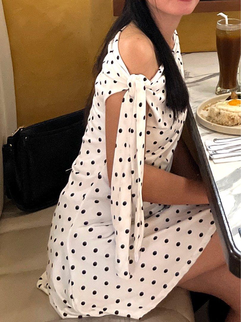 Polka dots off-shoulder dress (Category: Dresses) located in Quezon City. Submitted by yan.declutter (Listing ID 1460061710, Image 2). Description: Used once only..