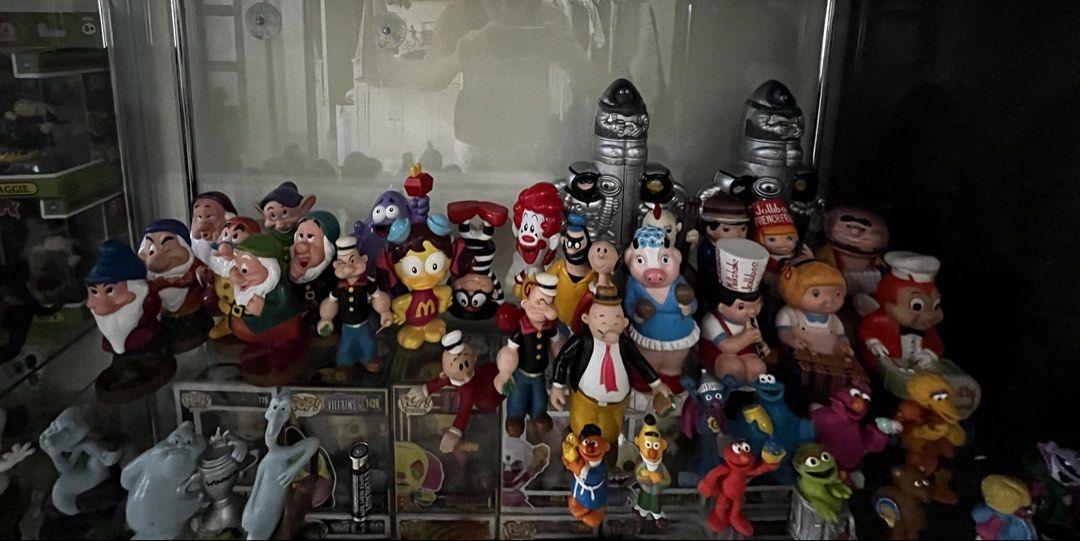 Popeye set, jollibee set. Mcdo set. Sesame set, casper set, snow white dwarfs (Category: Vintage Collectibles) located in Cabangan. Submitted by therare1 (Listing ID 1459972065, Image 1). Description: good gondition.