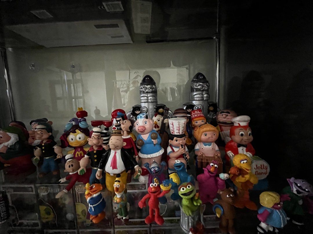Popeye set, jollibee set. Mcdo set. Sesame set, casper set, snow white dwarfs (Category: Vintage Collectibles) located in Cabangan. Submitted by therare1 (Listing ID 1459972065, Image 2). Description: good gondition.