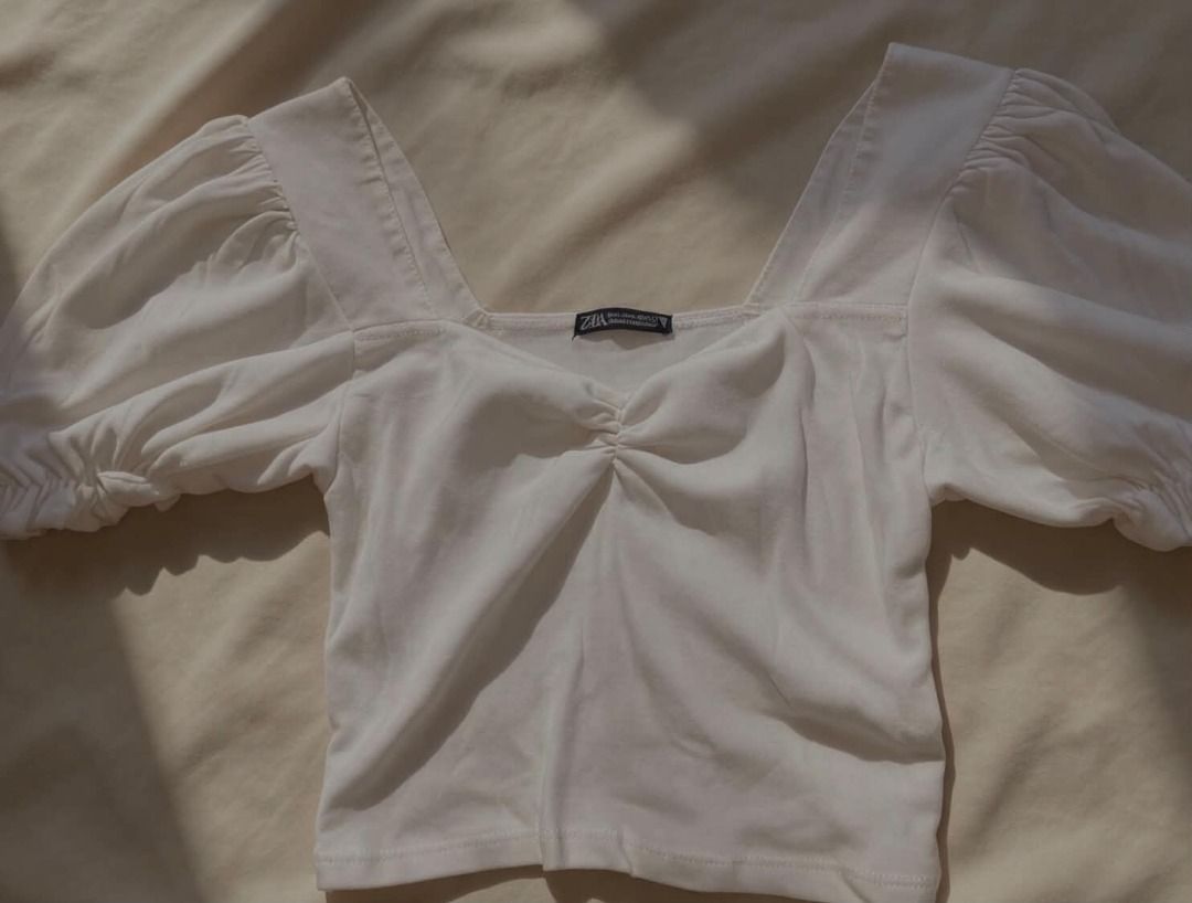 preloved (Category: Others Tops) located in Caloocan City. Submitted by clever.danieeeeee (Listing ID 1460012439, Image 3). Description: im selling my clothes some of them are forever 21, uniqol, zara and tiktok shop.