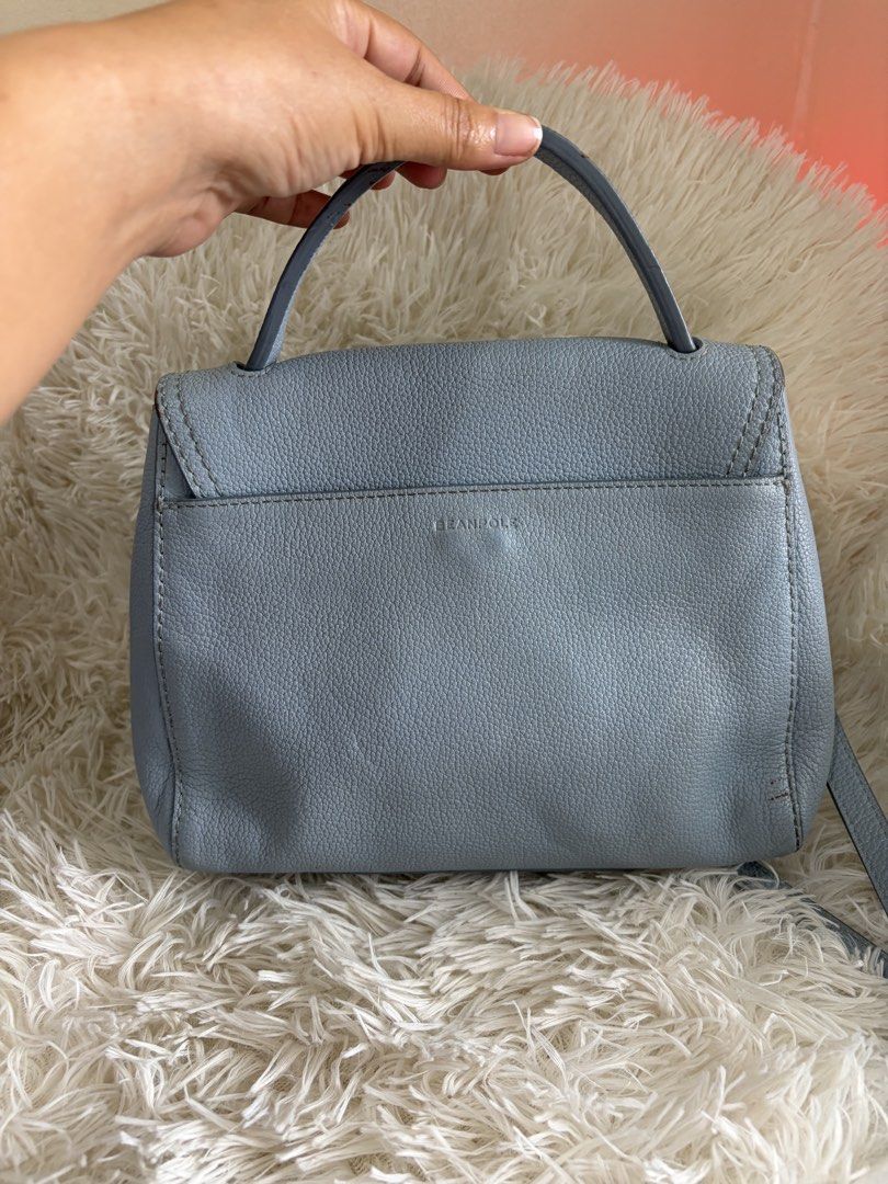 Preloved Beanpole Crossbody bag (Category: Cross-body Bags) located in General Mariano Alvarez. Submitted by maxiscollections (Listing ID 1460049035, Image 3). Description: Preloved Beanpole Crossbody bag Genuine leather Like new .