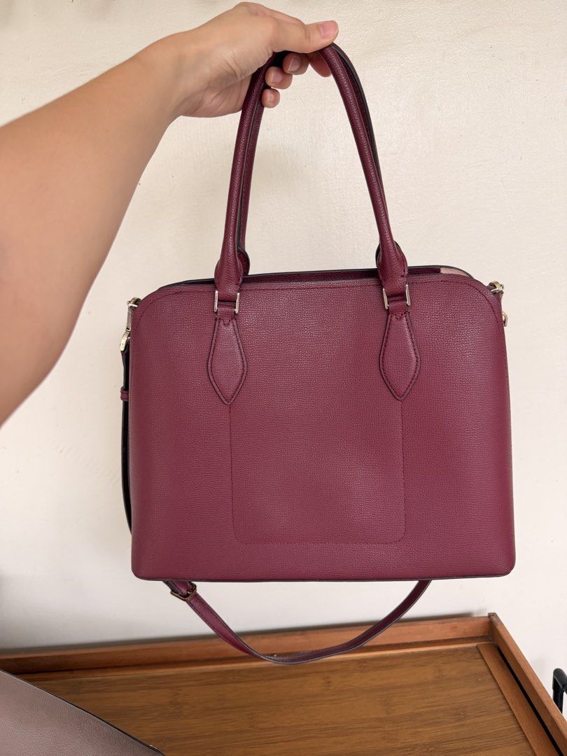 Preloved Kate Spade Darcy Satchel Large (Category: Shoulder Bags) located in Quezon City. Submitted by deshi.wey (Listing ID 1459942020, Image 2). Description: 10.12”H x 13.13”W x 4.87”D.
