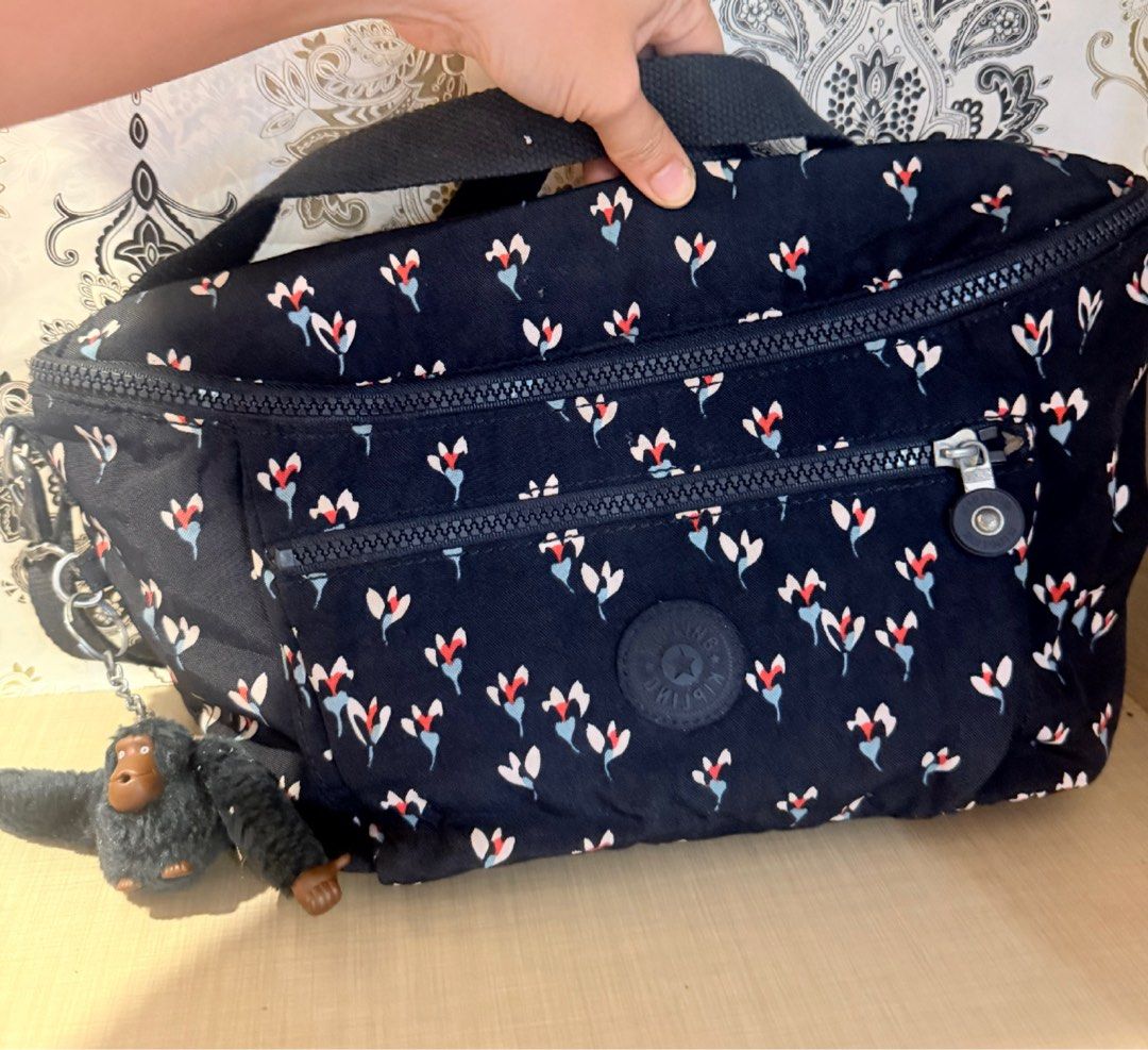 Preloved Kipling Bag (Category: Sling Bags) located in Cavite. Submitted by ssssinfinity05 (Listing ID 1460033577, Image 1). Description: .