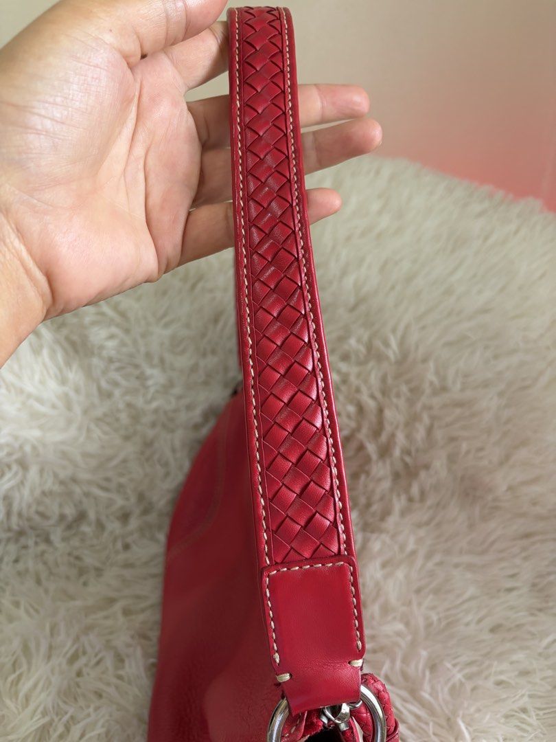 Preloved Louis Quatorze Shoulder bag (Category: Shoulder Bags) located in General Mariano Alvarez. Submitted by maxiscollections (Listing ID 1460051168, Image 3). Description: Preloved Louis Quatorze Shoulder bag Genuine leather Like new .
