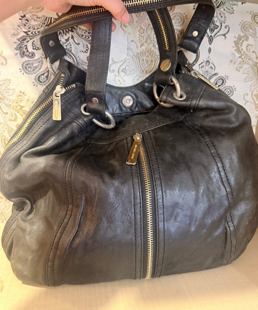 Preloved Michael Kors Bag (Category: Shoulder Bags) located in Cavite. Submitted by ssssinfinity05 (Listing ID 1460033394, Image 1). Description: .
