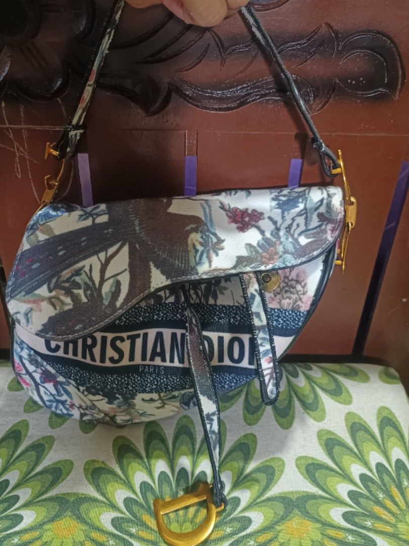 Preloved ukay bags (Category: Luxury Bags & Wallets) located in Cebu City. Submitted by elen30abalo (Listing ID 1442965534, Image 1). Description: .