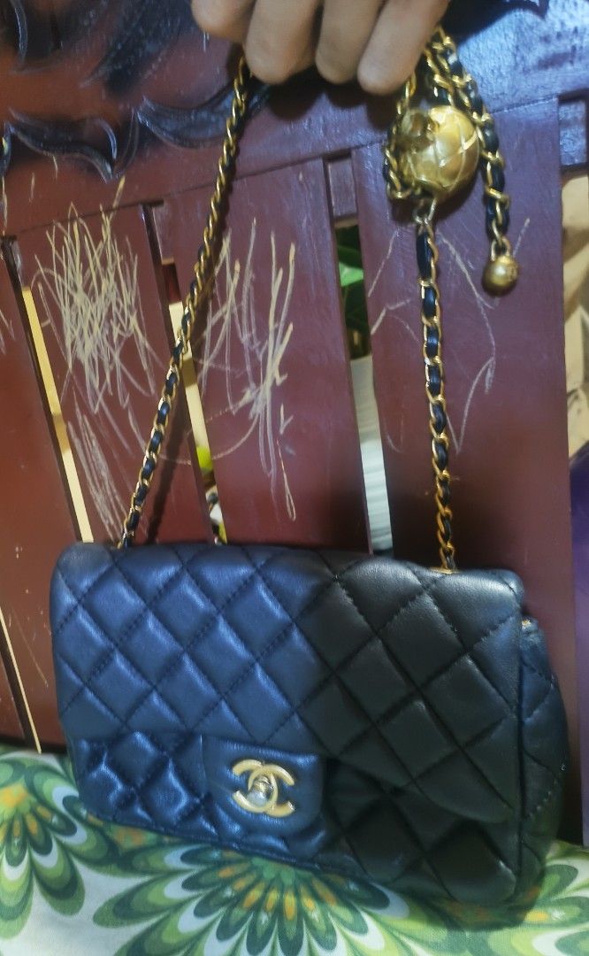Preloved ukay bags (Category: Luxury Bags & Wallets) located in Cebu City. Submitted by elen30abalo (Listing ID 1442965534, Image 2). Description: .