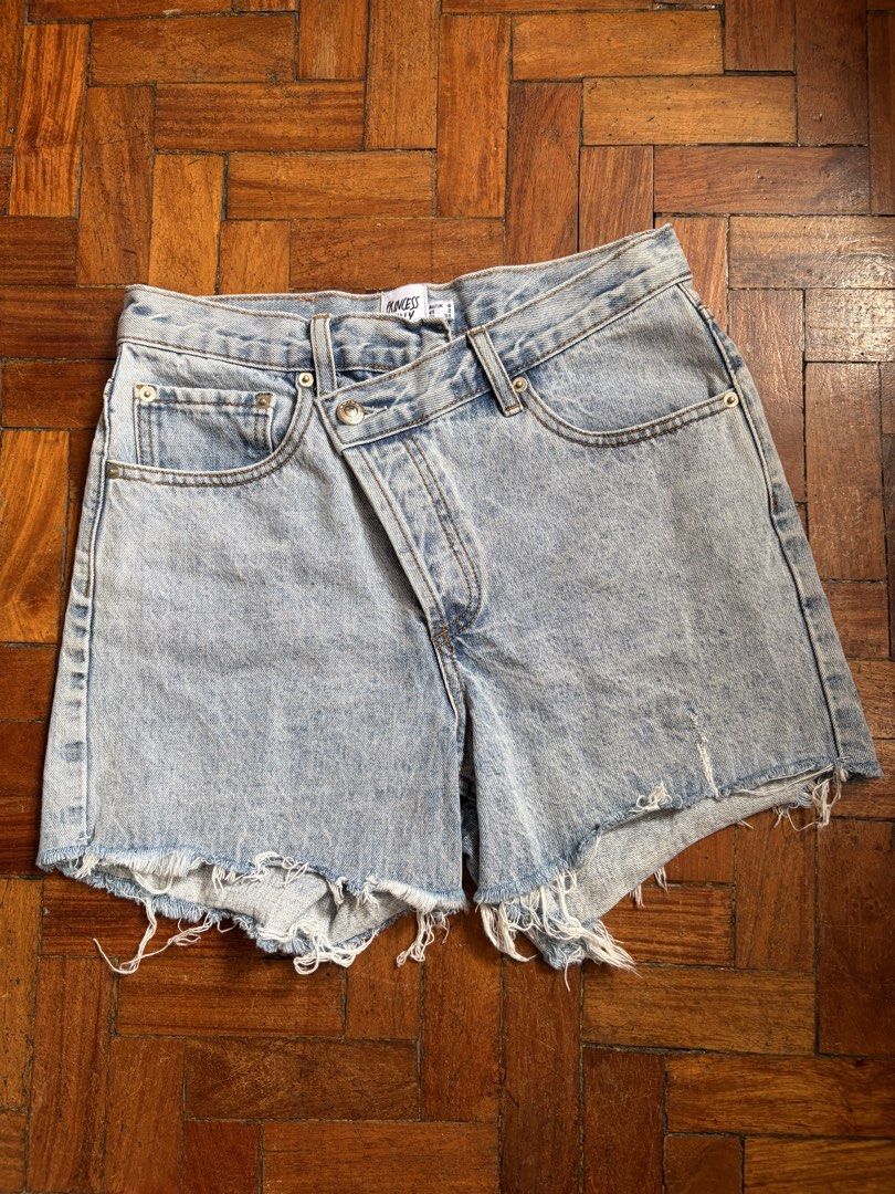 Princess Polly Asymmetrical Denim Shorts (Category: Shorts) located in Makati City. Submitted by dmazing (Listing ID 1459985541, Image 3). Description: good as new! bought here from carousell lang din but didn’t get the chance to use it. denim feels really nice in person, would rather keep than sell super low :( waist: 28 inches length: 14 inches.
