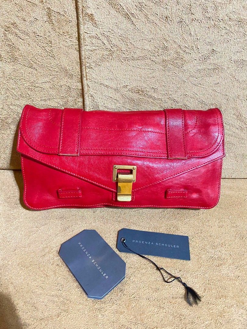 Proenza Schouler (Category: Purses & Pouches) located in Dumaguete. Submitted by camillaolshoppe2 (Listing ID 1460073439, Image 1). Description: Grabe Ganda nito Proenza schouler Grabe ang mahal nito rare lang makuka sa preloved With tag and card pa Issue tinggal Yung palawit both sa front d naman din nakakaaffect sa quality nang bag Superb.