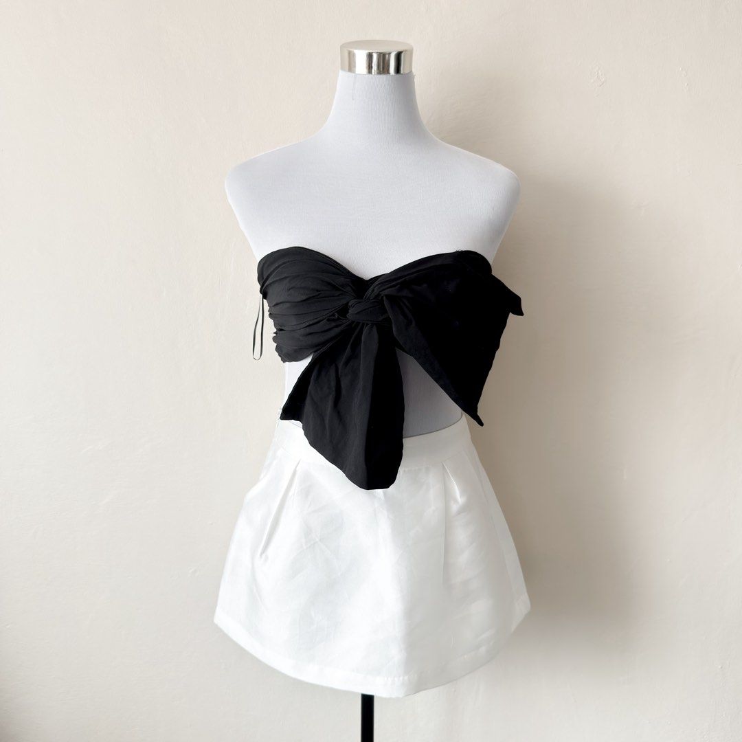 Pull & Bear Bow Crop Top (Category: Others Tops) located in Antipolo. Submitted by rosywardrobe (Listing ID 1460072662, Image 1). Description: 🎀 MAKE READING A HABIT 🎀 • No order form, no reservation! • Strictly 1 day reservation • Payment first before order processing • No return, No exchange • Don’t make an offer if you’re not 100% sure • No shipping every weekends — PAYMENT CHANNELS — • GCash • Gotyme • Maya • BDO • BPI • Unionbank — DELIVER