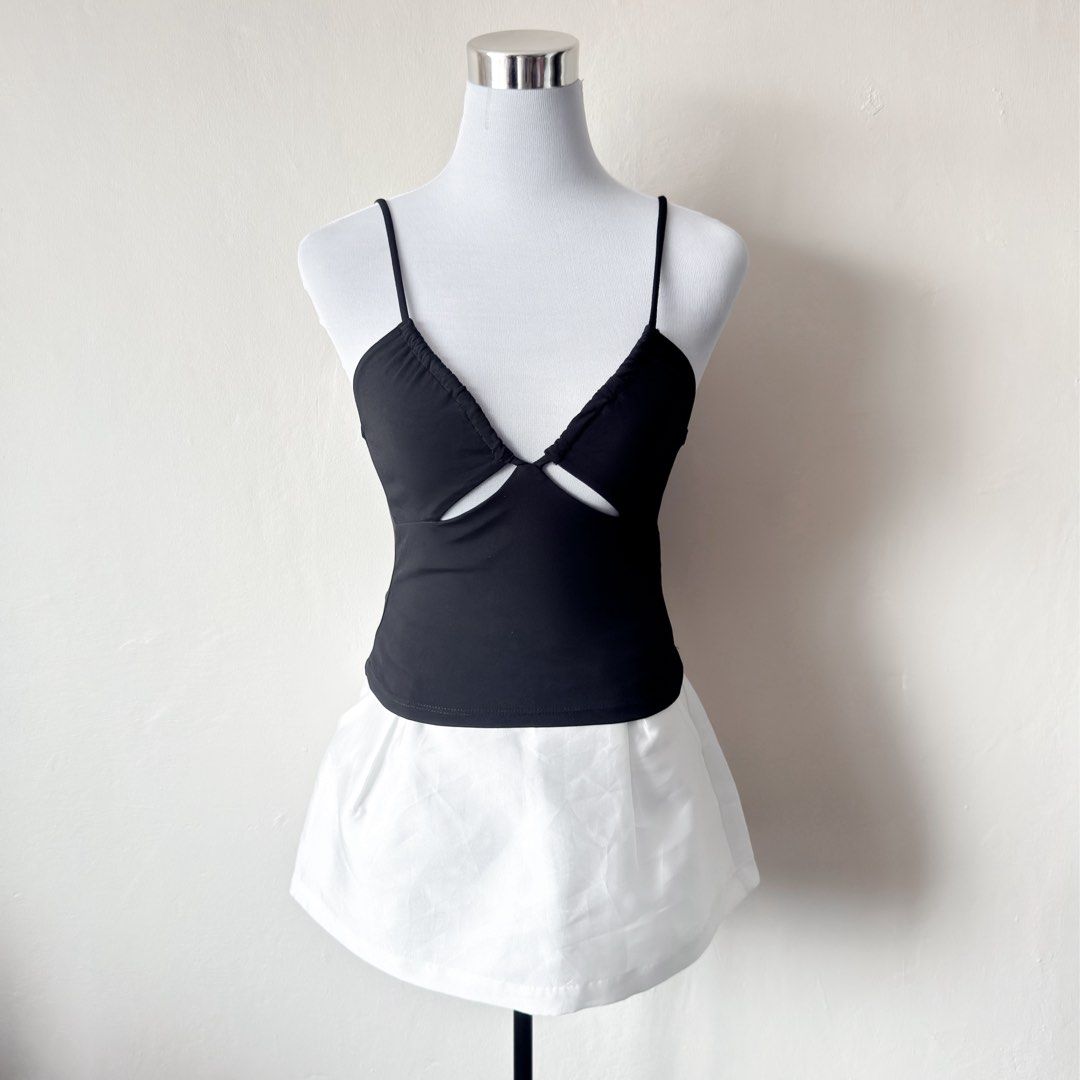 Pull & Bear Cut Out Cami Top (Category: Others Tops) located in Antipolo. Submitted by rosywardrobe (Listing ID 1460070788, Image 1). Description: 🎀 MAKE READING A HABIT 🎀 • No order form, no reservation! • Strictly 1 day reservation • Payment first before order processing • No return, No exchange • Don’t make an offer if you’re not 100% sure • No shipping every weekends — PAYMENT CHANNELS — • GCash • Gotyme • Maya • BDO • BPI • Unionbank — DEL