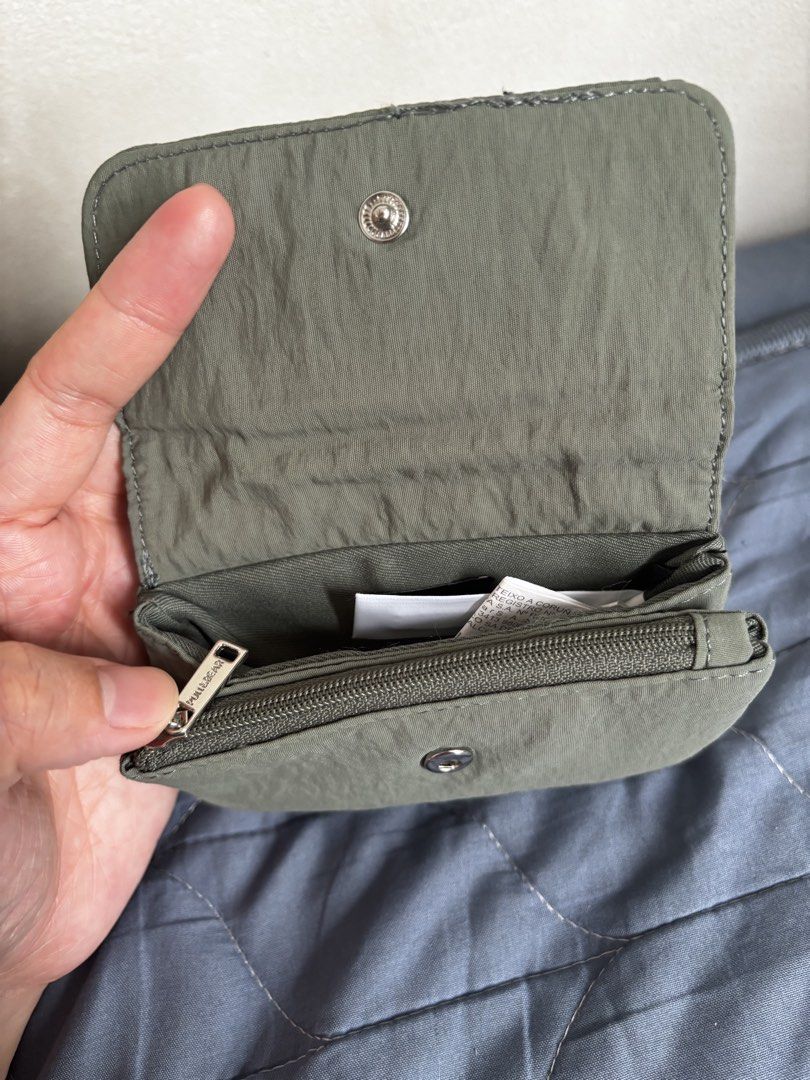 Pull & Bear Pouch (Category: Purses & Pouches) located in Manila. Submitted by declutter_byjaq (Listing ID 1459984337, Image 2). Description: Pull & Bear Pouch Wallet Impulsive Buy Used once only Bought at Pull & Bear SM Megamall RFS: Needs Cash.