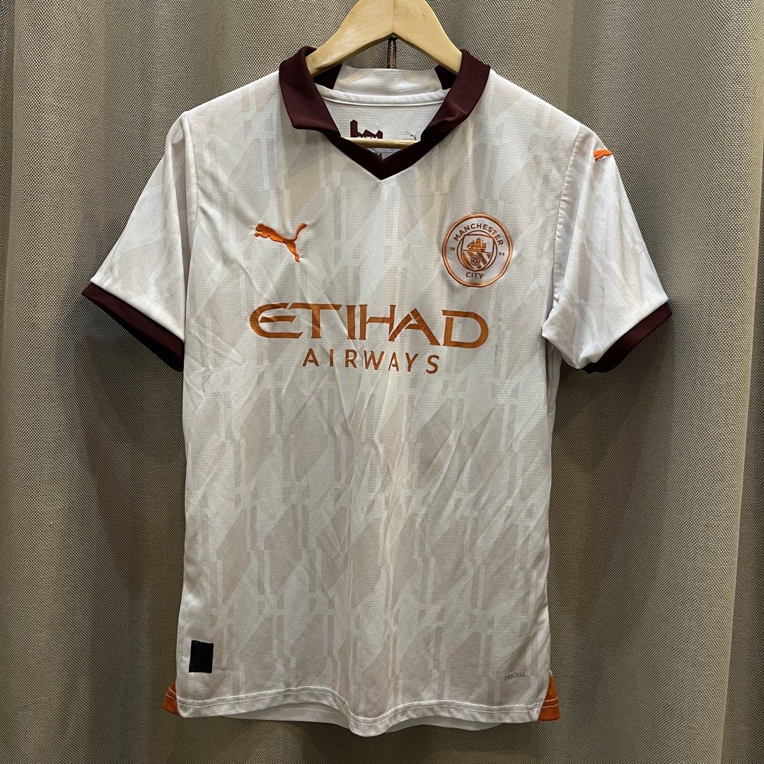 Puma jersey shirt (Category: Formal Shirts) located in Marikina City. Submitted by wiseoptions (Listing ID 1460101409, Image 1). Description: Puma football jersey Best fit med Good condition Min issue sa print and may light stain.