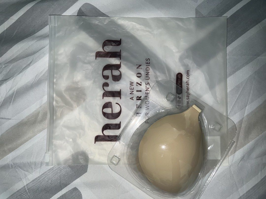 Push Up silicon bra (Category: Undergarments & Loungewear) located in Cebu City. Submitted by jgarcing (Listing ID 1459986953, Image 3). Description: Cup A silicon push up bra..