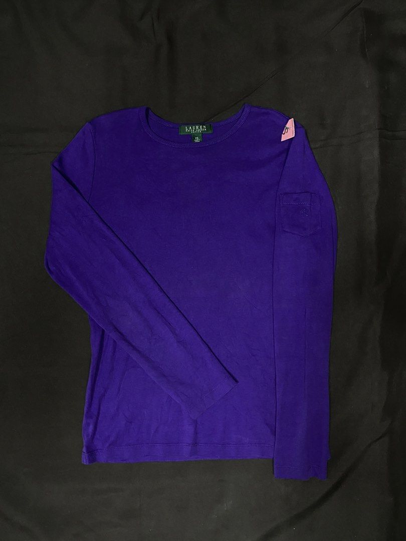 Ralph Lauren Longsleeves (Category: Longsleeves) located in Bay. Submitted by paoloconic70568 (Listing ID 1459948274, Image 1). Description: Ralph Lauren Sweater (As New) Women's Color Rate: 10/10 Color may vary due to lighting Petite Small on tag W-16 L-23 Issue: None .