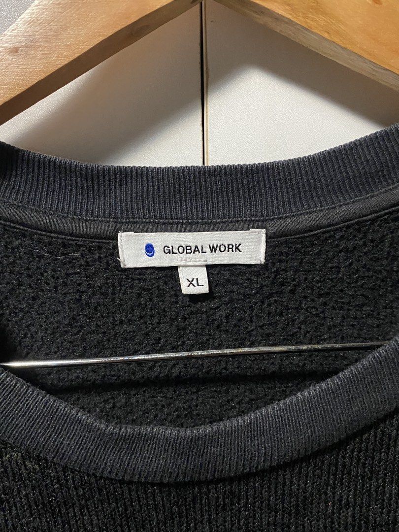 RANDOM SWEATER (Category: Hoodies) located in Manila. Submitted by thrifted_g00ds2k25 (Listing ID 1459969450, Image 2). Description: SIZE L-XL EXCELLENT 9/10 CR W/ISSUE 100.