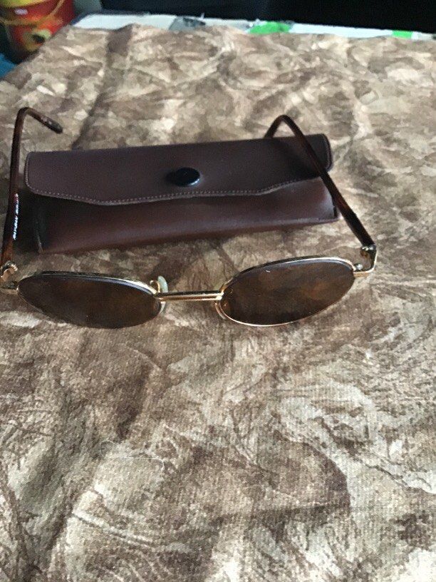Rayban BL Rituals W2543 (Category: Sunglasses & Eyewear) located in Baguio. Submitted by agozun61 (Listing ID 1460001890, Image 1). Description: Original Rayban BL rituals for women.good condition.color light brown lenses..