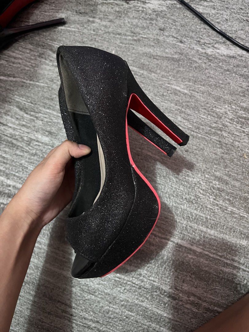 Red bottom heels (Category: Heels) located in Manila. Submitted by heygianni (Listing ID 1460055194, Image 3). Description: From japan.