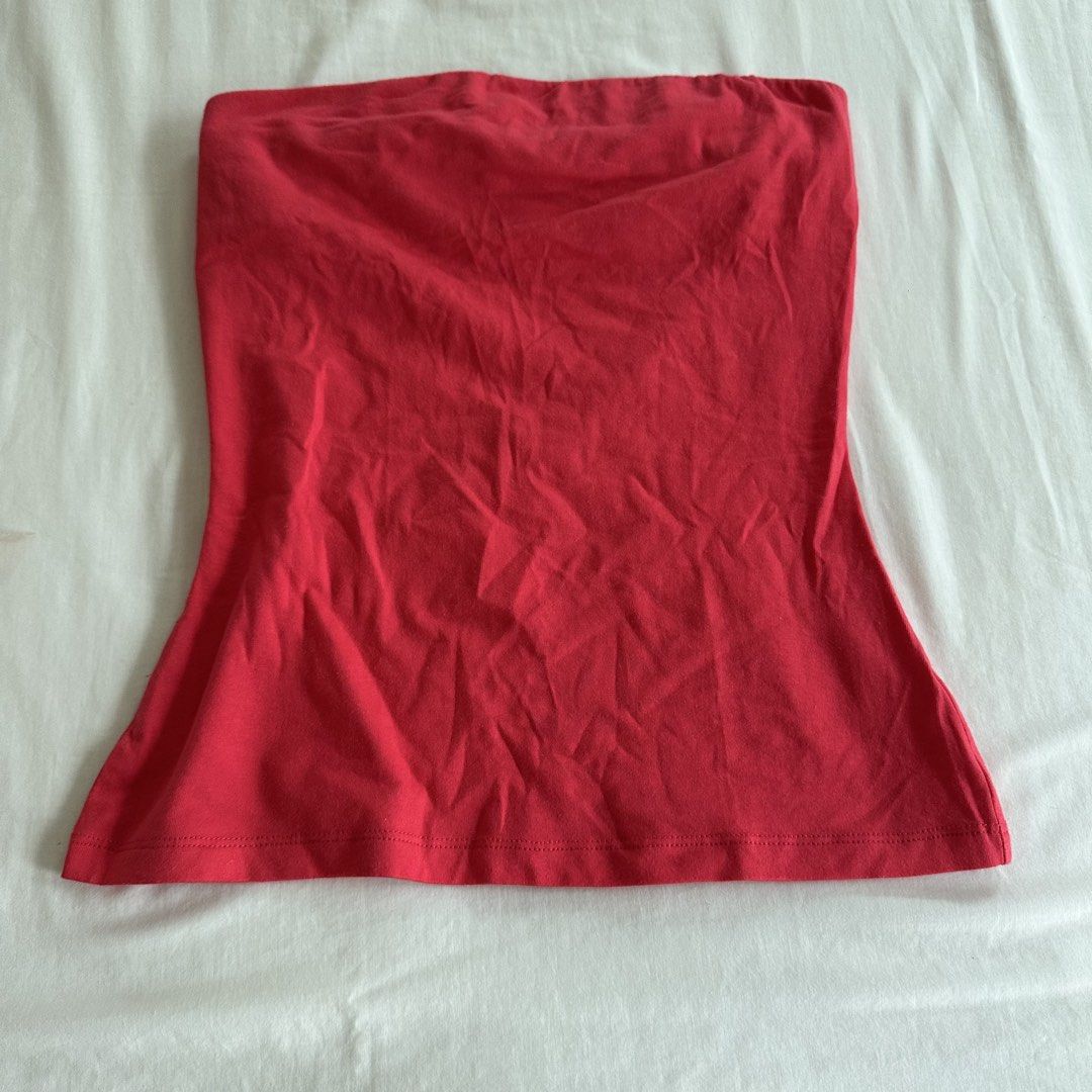 Red Tube Top (Category: Sleeveless) located in San Juan City. Submitted by keep.it.clean (Listing ID 1459987641, Image 3). Description: Size XS See photos for measurements helping tags: h&m, zara, bershka, cotton on, uniqlo .