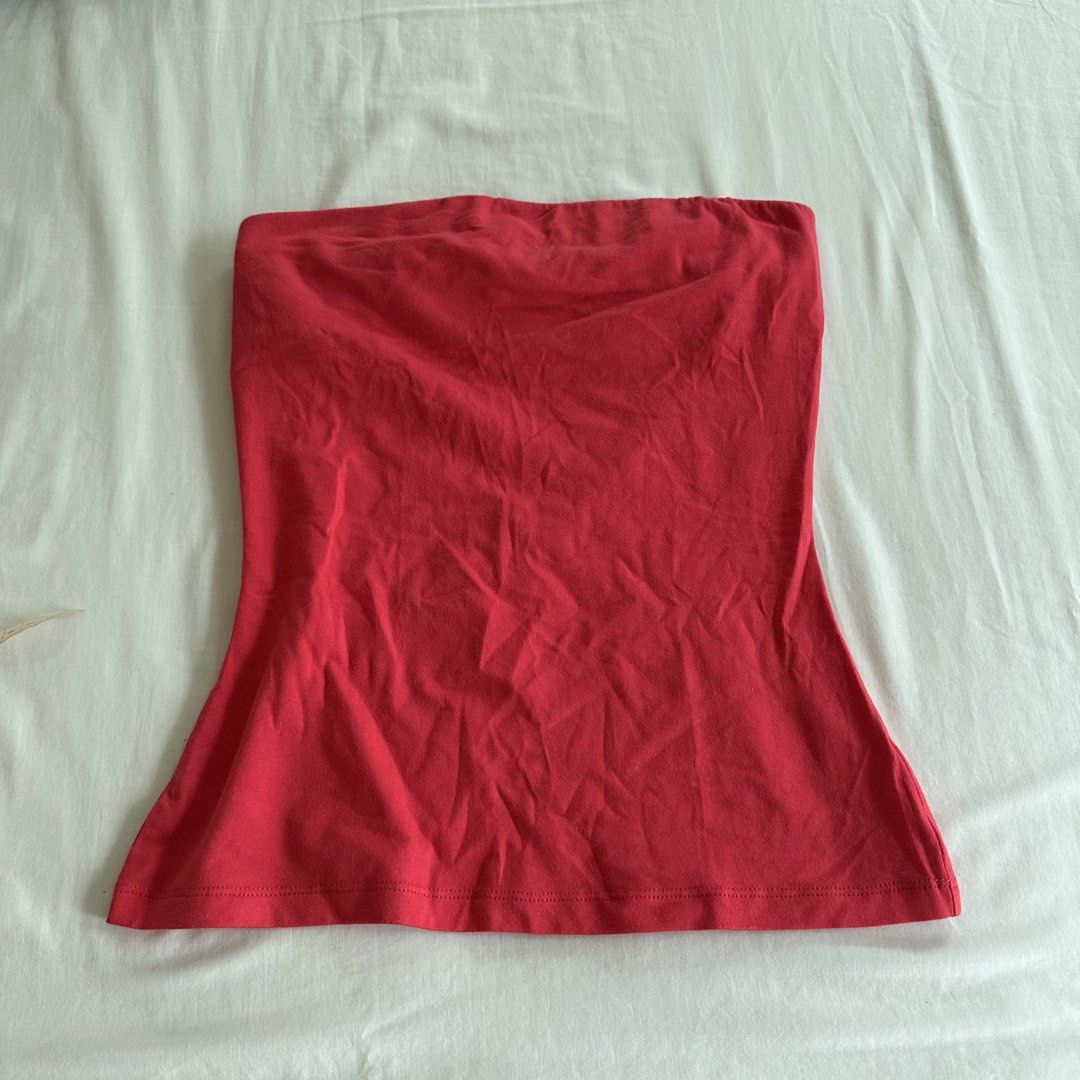 Red Tube Top (Category: Sleeveless) located in San Juan City. Submitted by keep.it.clean (Listing ID 1459987641, Image 1). Description: Size XS See photos for measurements helping tags: h&m, zara, bershka, cotton on, uniqlo .