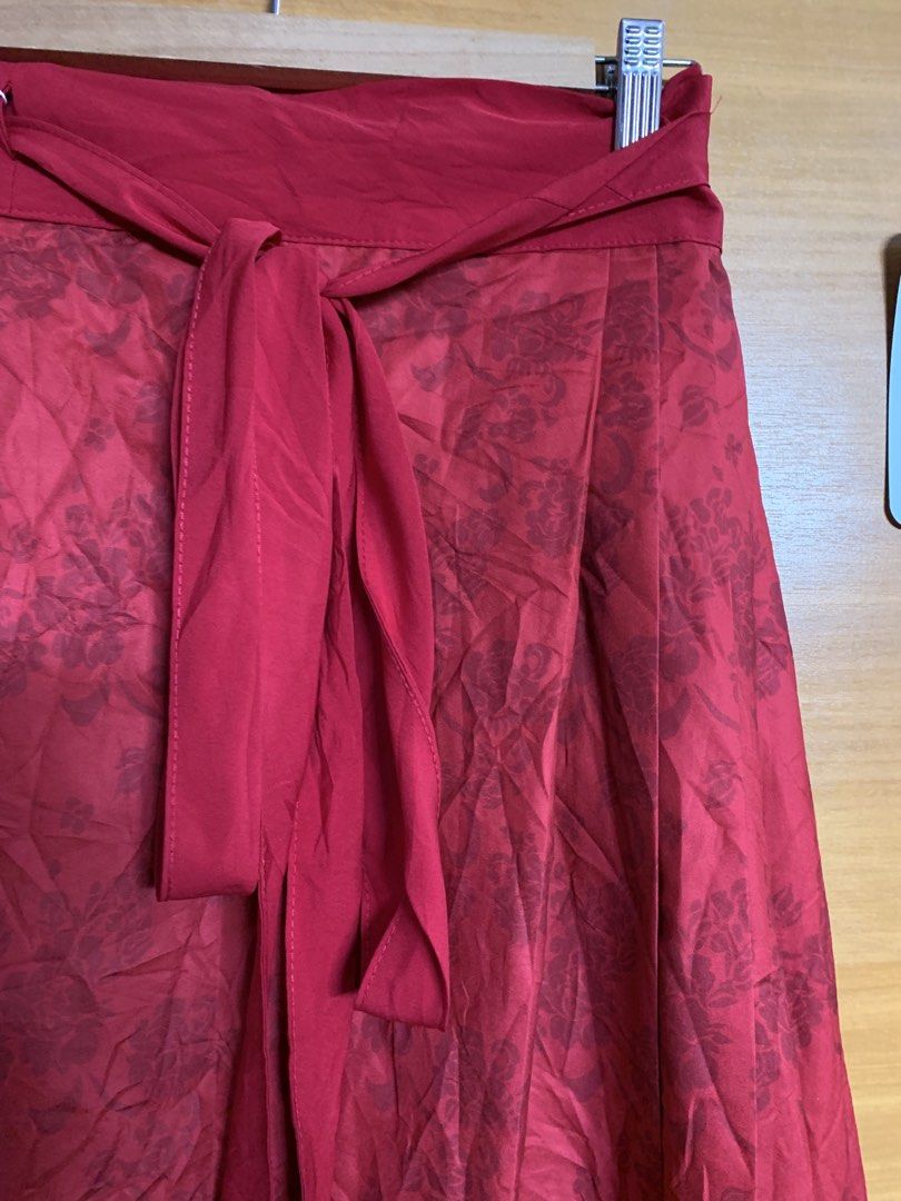 Red wrap around long skirt (Category: Skirts) located in Malabon City. Submitted by Cn_apparel (Listing ID 1459964063, Image 3). Description: Freesize.