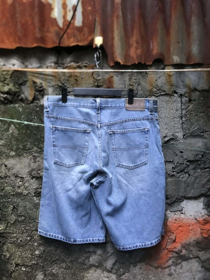 Relaxed Fit Light Wash Denim Shorts (Category: Shorts) located in Quezon City. Submitted by carlodepaz (Listing ID 1460056985, Image 1). Description: faded glory waist - 36 length - 22.3 thigh - 14 leg opening - 11.3 price - 350 freeship via jnt .