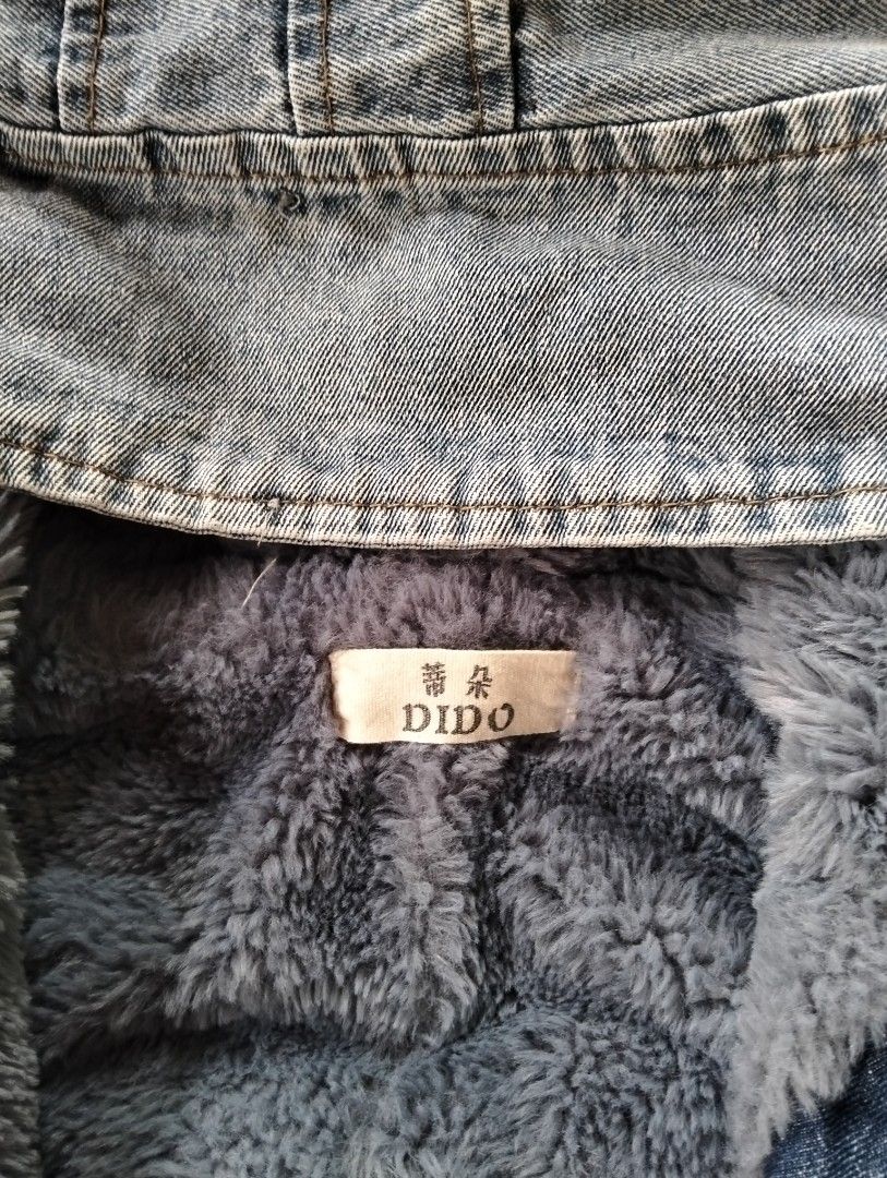 Retro style streetwear (Category: Coats, Jackets and Outerwear) located in Bauko. Submitted by vayne123_turtle (Listing ID 1459998393, Image 2). Description: Fur faux line/ sherpa jacket XL WITH SIGNS OF USAGE.