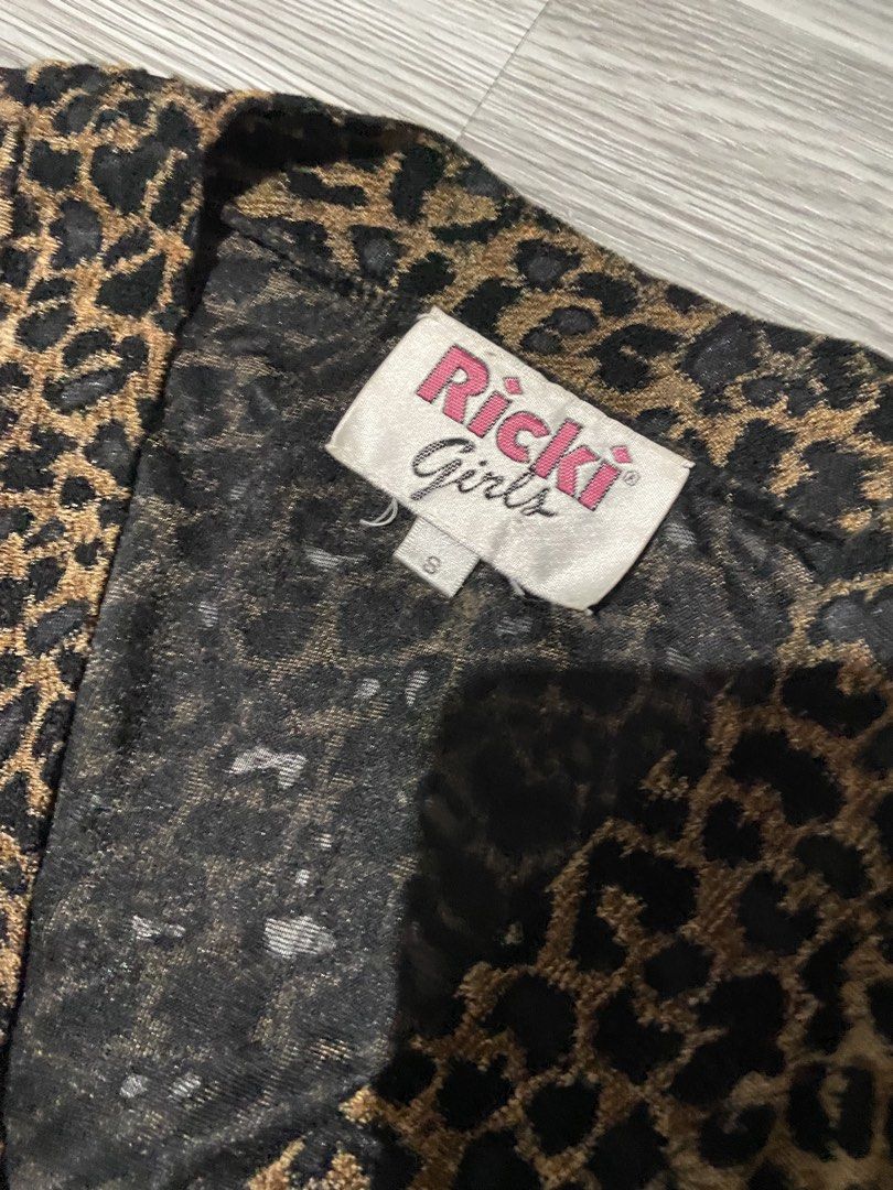 Ricki girls leopard design (Category: Coats, Jackets and Outerwear) located in Cavite. Submitted by thrift_finds2000 (Listing ID 1459994609, Image 3). Description: .