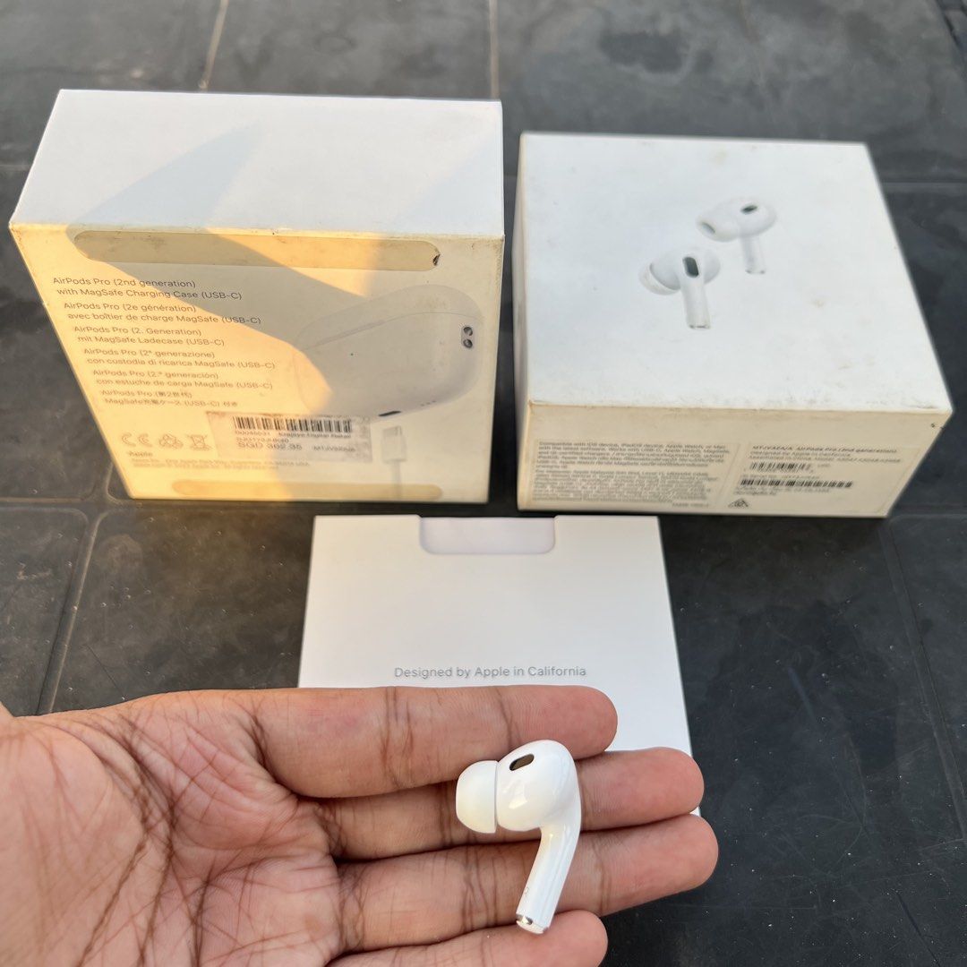 Right Pod Airpods Pro 2 Original (USB-C) (Category: Earphones) located in Cebu City. Submitted by luckyyfindss (Listing ID 1460033352, Image 1). Description: Right Pod Airpods Pro 2 Original (USB-C) I offer replacements to those missing or lost either charging case, left, and right Airpods Pro 2 this is the best for you 💯 - Still in great condition no issues - A3047 Model Number - All features are working - Cleaned and sanitized - Already unpair