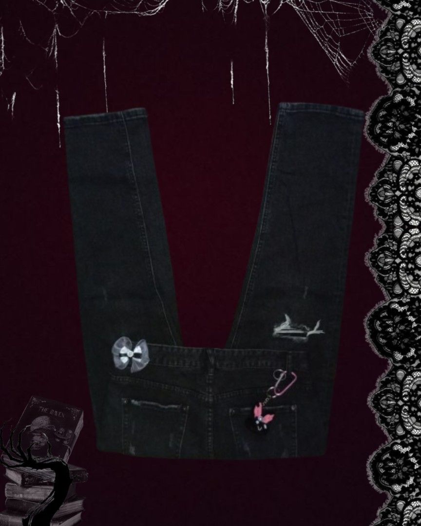 Ripped Washed Black Highwaist Jeans (Category: Jeans) located in Balanga. Submitted by hannyzzzfinds (Listing ID 1459986908, Image 1). Description: ☩▪𝐑𝐢𝐩𝐩𝐞𝐝 𝐖𝐚𝐬𝐡𝐞𝐝 𝐁𝐥𝐚𝐜𝐤 𝐇𝐢𝐠𝐡𝐰𝐚𝐢𝐬𝐭 𝐃𝐞𝐧𝐢𝐦 𝐉𝐞𝐚𝐧𝐬| 𝐬𝐢𝐳𝐞:𝐖𝐚𝐢𝐬𝐭(𝟐𝟖.𝟕) 𝐋𝐞𝐧𝐠𝐭𝐡(𝟑𝟒.𝟖) 𝕮𝖑𝖆𝖎𝖒 𝖕𝖗𝖎𝖈𝖊: 𝟑𝟎𝟎𝖕𝖍𝖕 𝐼𝓃𝒻𝑜: -ɴᴏ ɪssᴜᴇ -ᴘʀᴇ-ʟᴏᴠᴇᴅ -ᴡᴀsʜ ʙᴇғᴏʀᴇ ᴡᴇᴀʀ -ᴋᴇʏᴄʜᴀɪɴs ɴᴏᴛ ɪɴᴄʟᴜᴅᴇᴅ -ɢᴄᴀsʜ ᴘᴀʏᴍᴇɴᴛ -ᴊɴᴛ ᴅᴇʟɪᴠᴇʀʏ For more inquiries, kindly messa