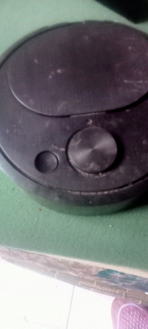Robo vacuum (Category: Vacuum Cleaner & Housekeeping) located in Paranaque City. Submitted by dimaguilaa94969 (Listing ID 1460064936, Image 1). Description: pm if int 09260966619 .